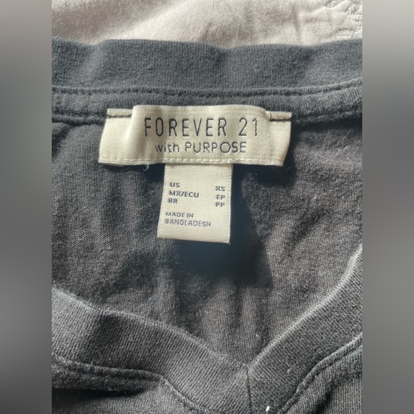 black blouse, v neck - Picture 2 of 3